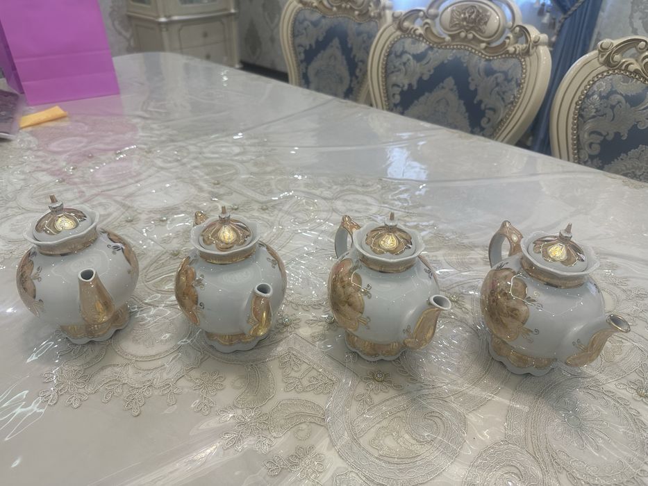 Чайники из фарфора 4 шт, новые