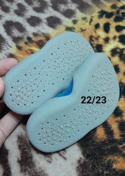 Vînd încălțăminte pentru copii