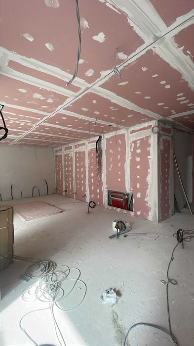 Constructii de case cu predare la cheie sau la rosu.