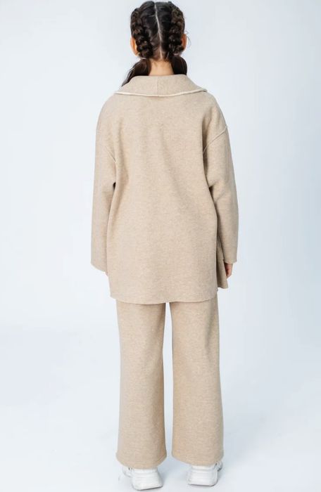 Продам костюм 42-44 размер