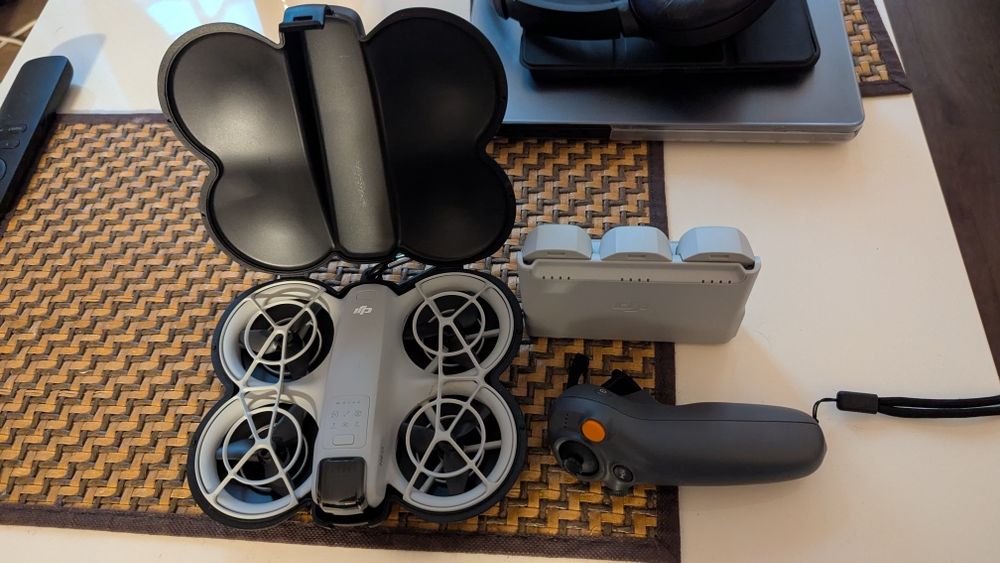DJI Neo с три батерии, motion controller
