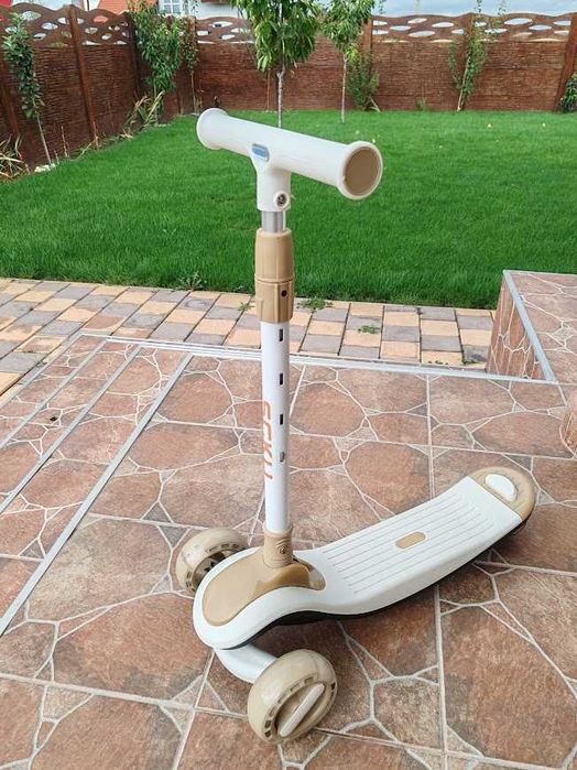Trotineta premium Scooter 2-10 ani, crem si visiniu