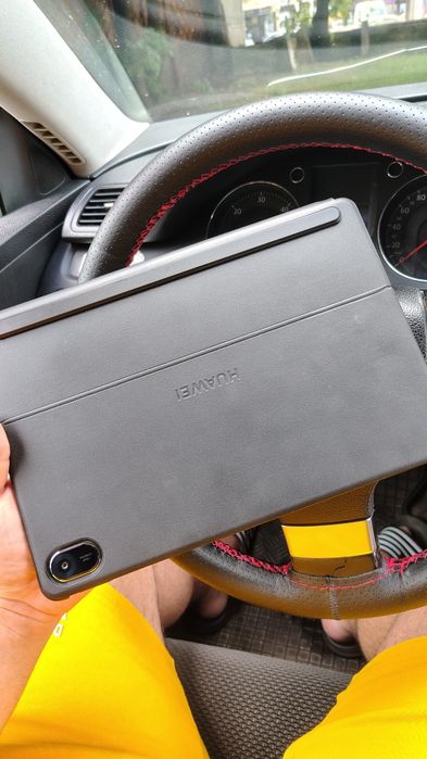 Vând tableta Huawei mate pad 11.5 desigilata pentru poze
