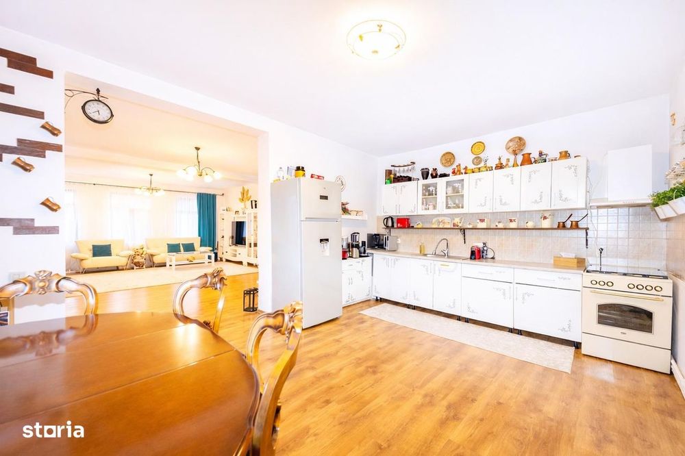Vila single 4 camere  2 bai S =  193 mp + teren 500 mp Valea Lupului