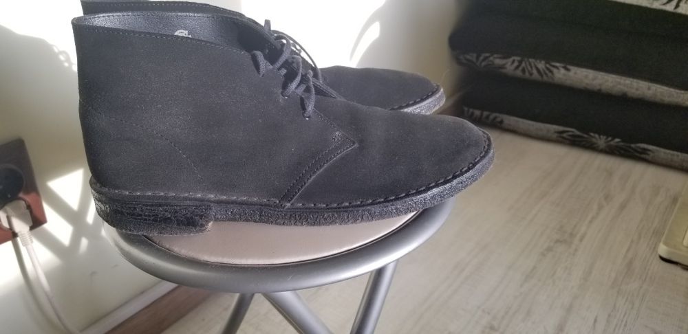 Ghete barbati din piele intoarsa,marca Clarks original,nr.44
