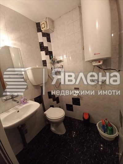 Продава се Къща в Добрич, Център - 235 кв.м за 673 €/кв.м - Снимка #9