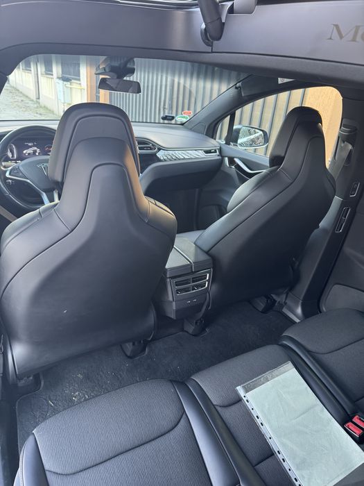 Tesla Model X 75 D