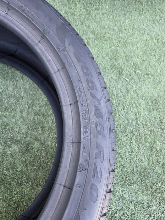 255 45 20 Pirelli