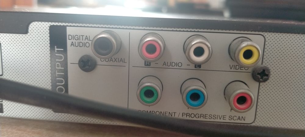 Продаётся видеоплеер и DVD проигрыватель LG.