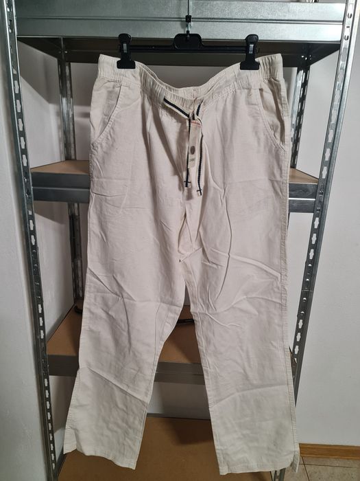 Pantaloni albi barbati Livergy, marime 54 NOI vaporosi subtiri de vara