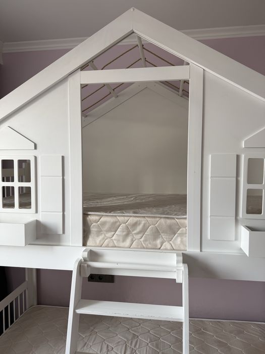 двухъярусная кровать