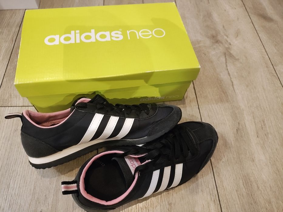 Маратонки Adidas Neo