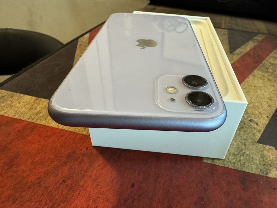 iPhone 11 128 GB лилав в отлично състояние