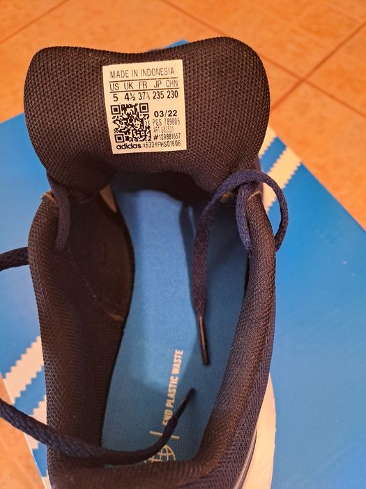 Pantofi sport  adidasi