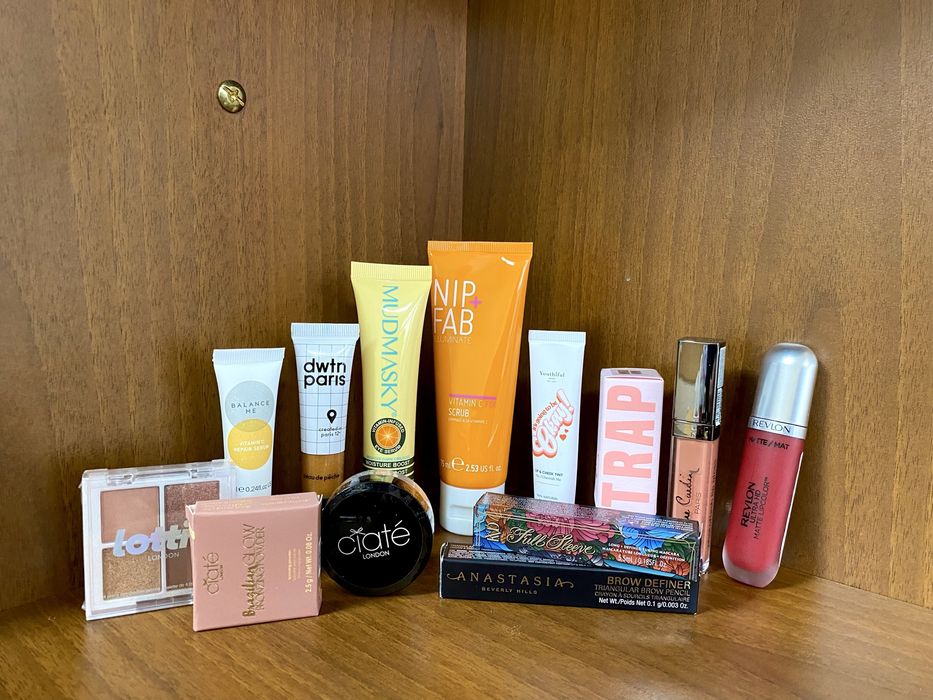 НОВИ! Козметика неизползвана