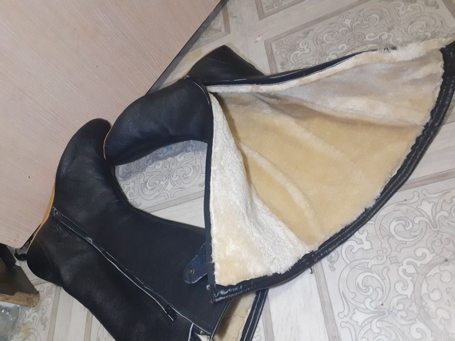 Продам сапоги масi новые. размер 43тёплые