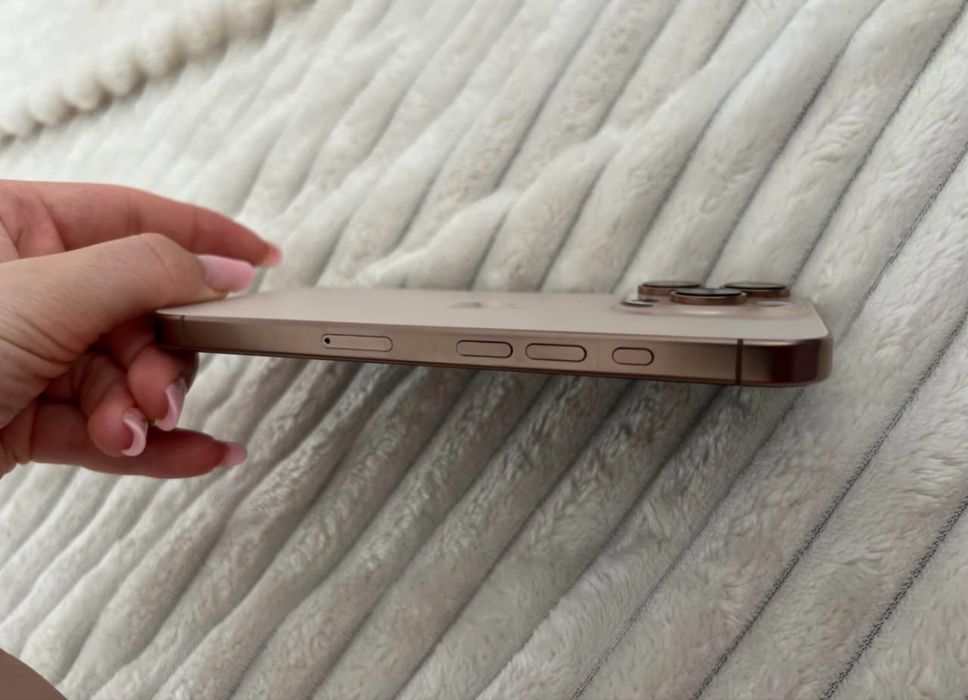 Vand Iphone 16 PRO 128 GB ca Nou!