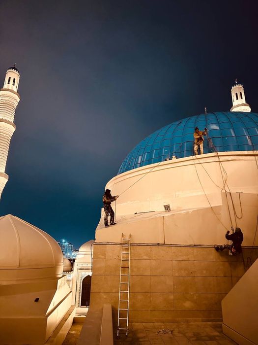 Альпинисты, высотники, верхолазы