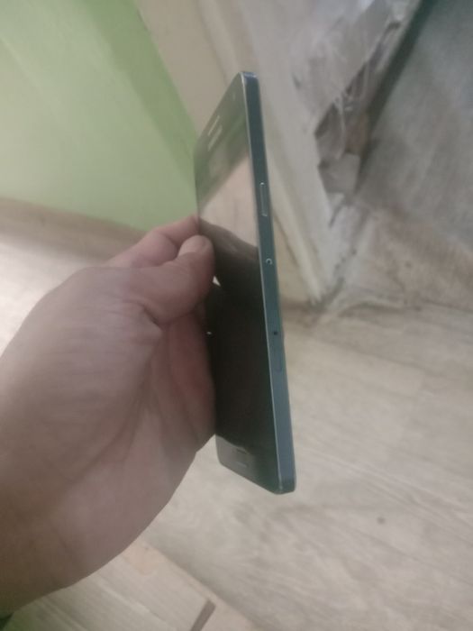 Срочно продам телефон