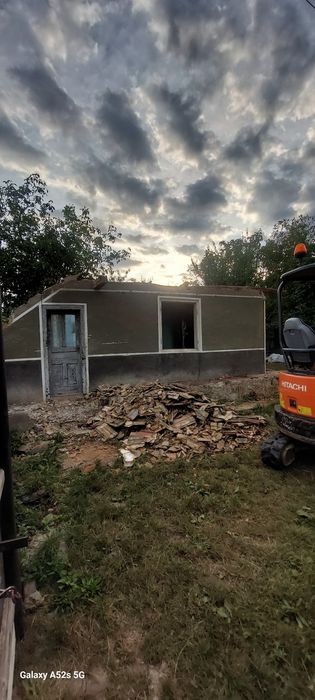 Prestări servicii cu miniescavator
