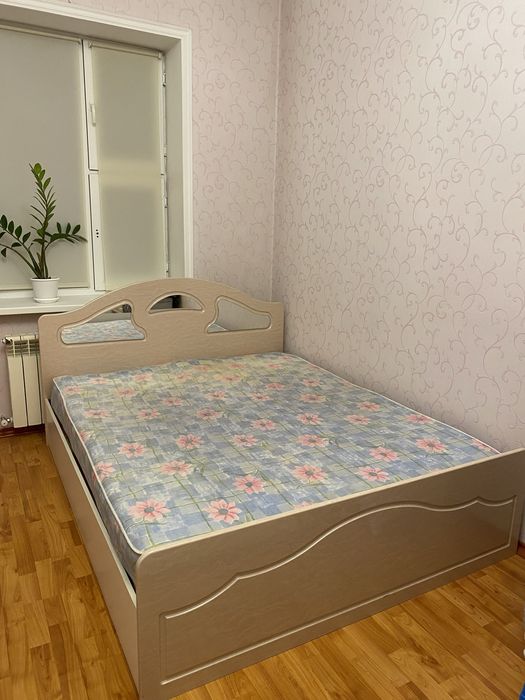 Продам двуспальную кровать
