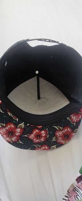 Шапка DC SHOES с права козирка