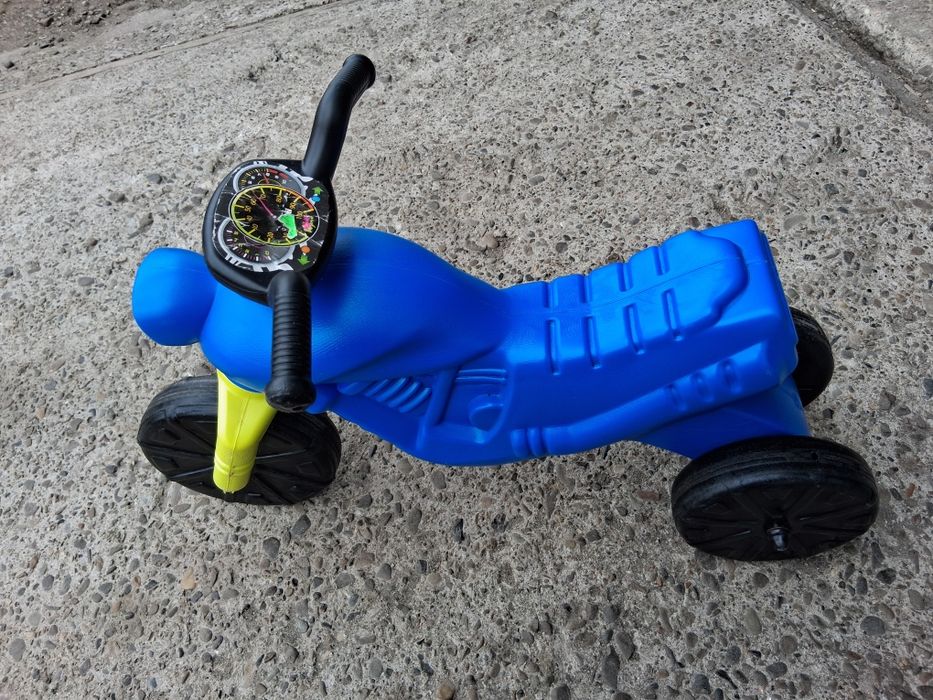 Tricicleta fără pedale albastra