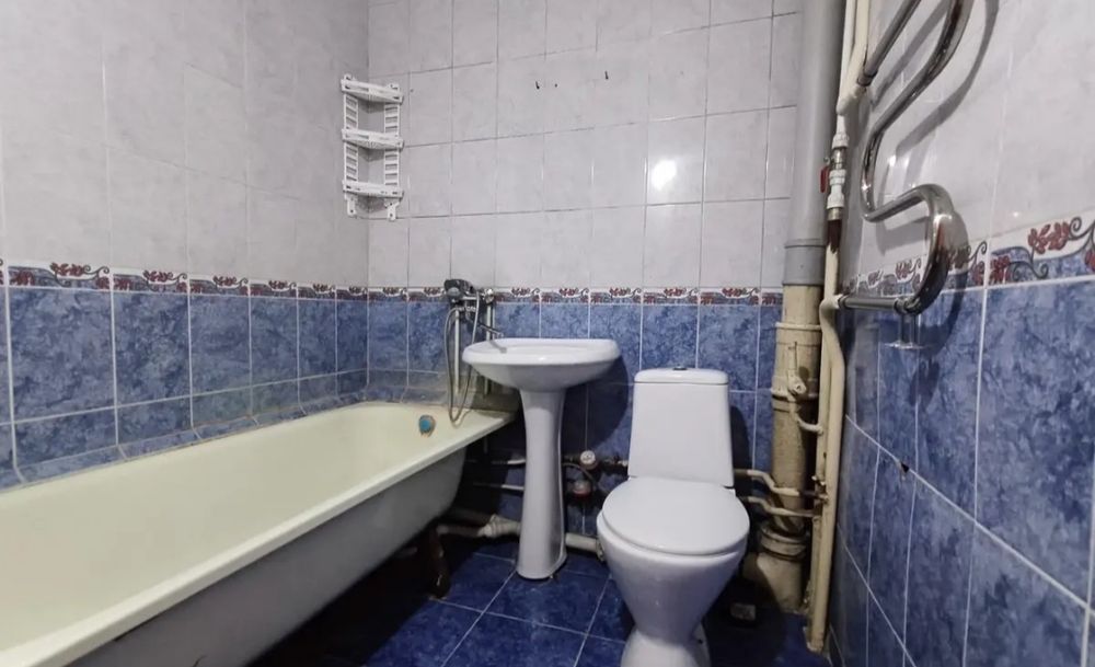 продам 1-ком. 38кв. 3мкр. 2-этаж