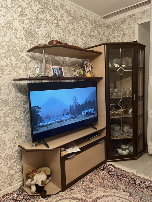 Горка для гостинной, тумба для телевизра