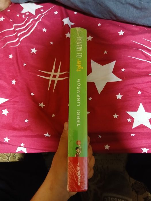 Vând carte tailer cel taletat