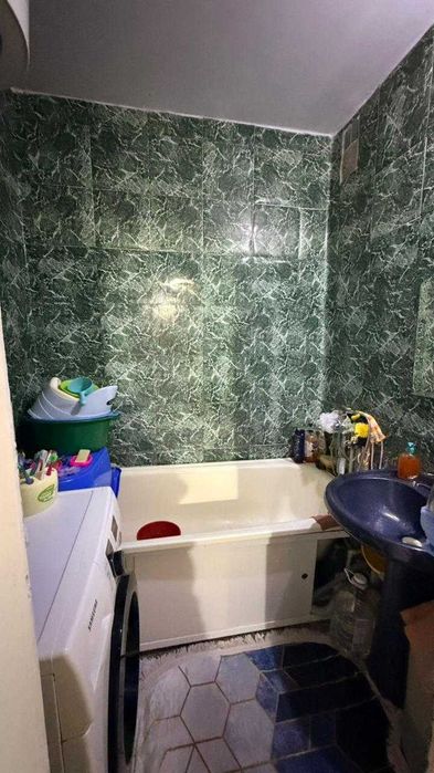 Продам 4 комн на Голубых прудах