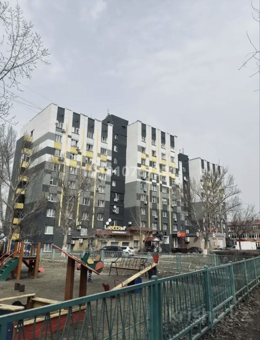 Продаётся однокомнатная, квартира в районе 8-й школы.