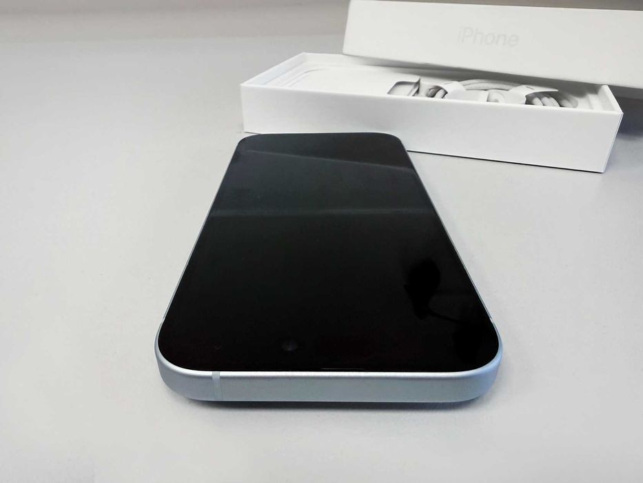 iphone 15 sky blue много запазен