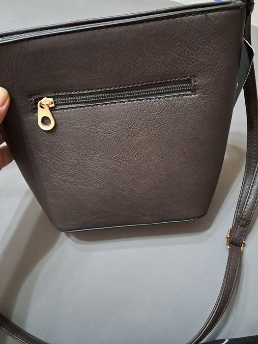 Нова кожена чанта