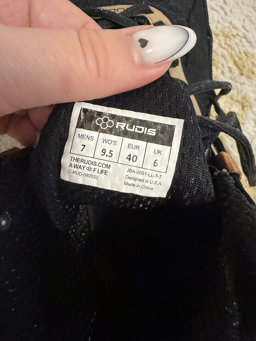 Продам борцовки RUDIS в хорошем состоянии.