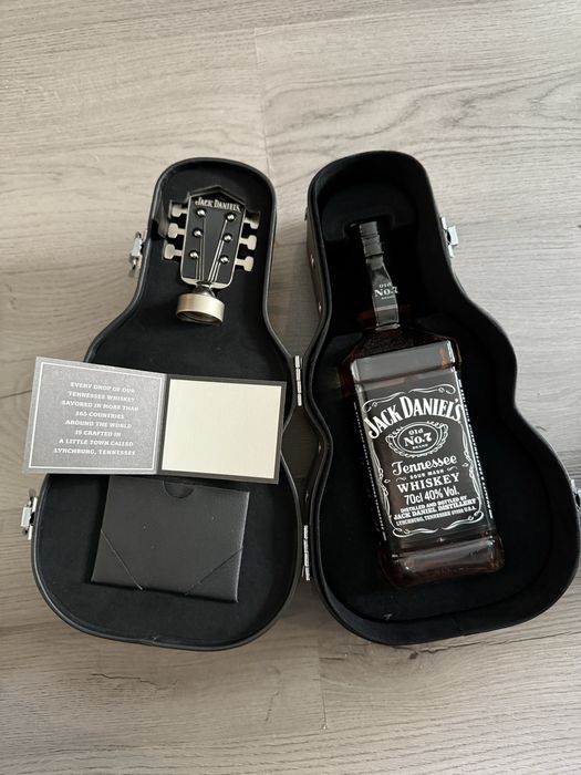 Idel cadou pt pasionații de chitara si whiskey