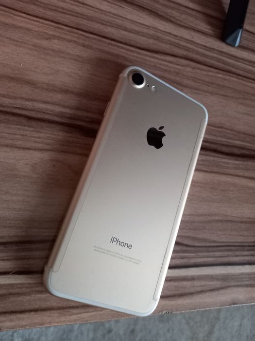 Айфон 7 в хорошем состоянии