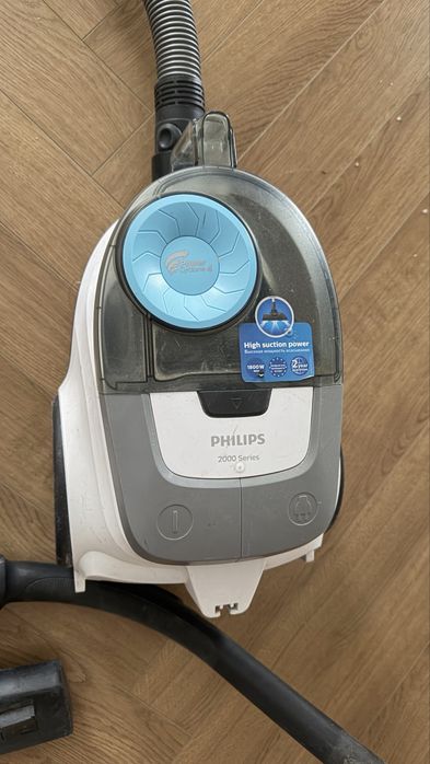 Пылесос на запчасти Philips