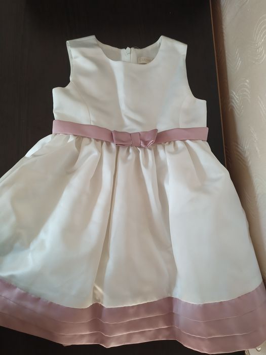 Продам детские платья (1-3 года)