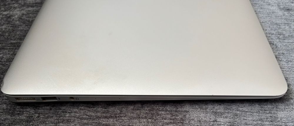 Apple Macbook Air Mid 2013