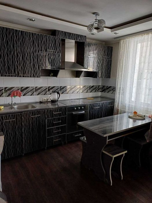 Сдам 2-комн. квартиру в центре. ПОСУТОЧНО.