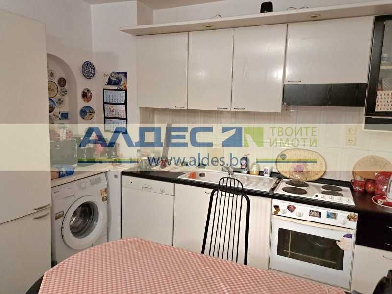 Продава се Тристаен апартамент в София, Карпузица - 68 кв.м за 1912 €/кв.м - Снимка #2