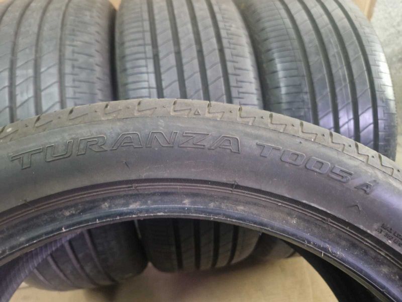 4 Bridgestone R18 215/45
летни гуми
DOT4519