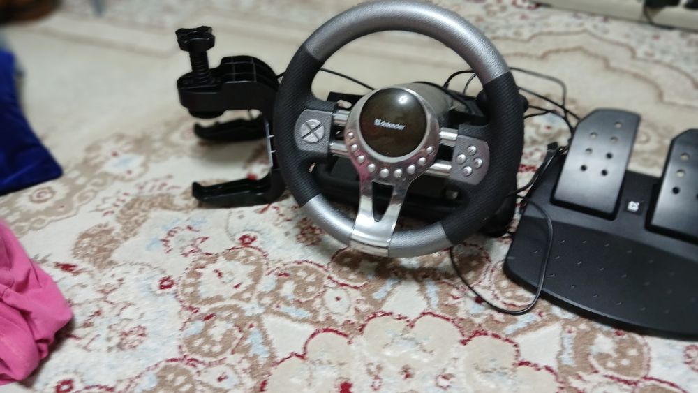 Руль игровой состояние отличное