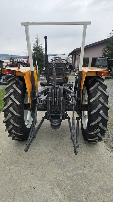 Tractor Renault 421