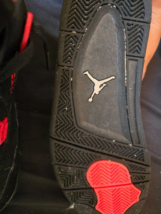 Продамам оригинални маратонки мъжки 41 номер