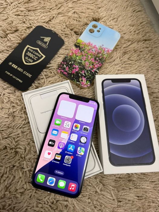 Vând iPhone 12 negru 64 g