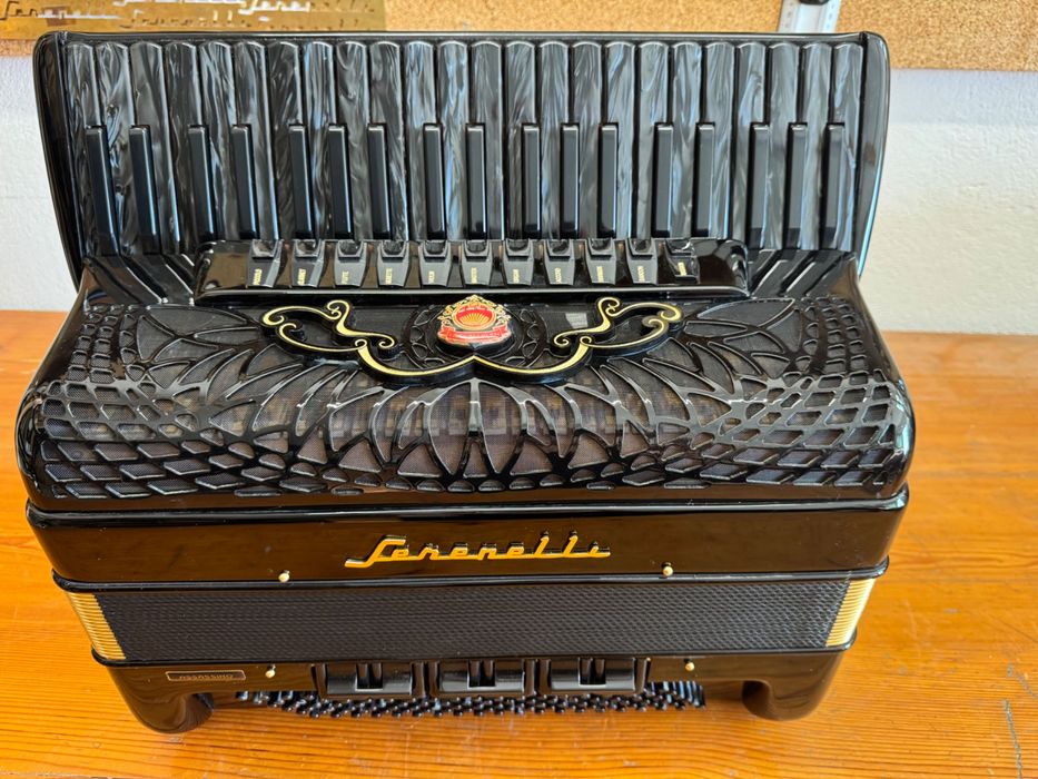 Acordeon digital Serenelli Assassino