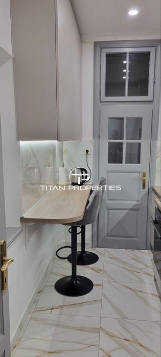 Дава се под наем Двустаен апартамент в Бургас, Център - 64 кв.м за 612 € - Снимка #4