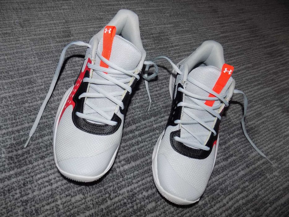 Adidasi Under Armour